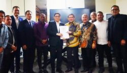 Wagub Aceh, Fadlullah bersama Ketua DPRA Zulfadli menyerahkan usulan revisi UUPA kepada Badan Legislasi DPR RI, Selasa, 24 Juni 2025.