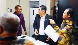 Wagub Aceh Fadhlullah saat melakukan pertemuan dengan Badan Legislasi (Baleg) DPR RI di Jakarta, Selasa (24/6). (Foto: Ist)