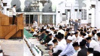 Pemerintah Aceh menggelar peringatan tahun baru Islam 1 Muharram 1447 Hijriah dengan zikir dan tausiah di Masjid Raya Baiturrahman, pada Kamis malam (26/6). (Foto: Ist)