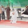 Kejari Bireuen melaksanakan eksekusi cambuk terhadap 2 terpidana pelanggaran jarimah ikhtilath di halaman Masjid Agung Sulthan Jeumpa, Kota Juang, Kamis, 26 Juni 2025. (Foto: Ist)