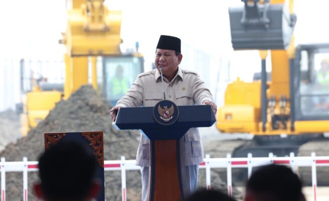 Presiden Republik Indonesia Prabowo Subianto menegaskan bahwa salah satu kunci utama menuju swasembada energi nasional terletak pada pengembangan listrik tenaga surya.