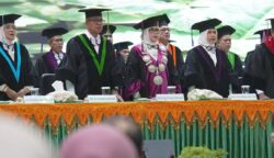 Universitas Syiah Kuala (USK) melalui Sidang Terbuka Senat Akademik Universitas mengukuhkan empat profesor baru di Gedung AAC Dayan Dawood, Banda Aceh, Senin (30/6). (Foto: For Infoaceh.net)