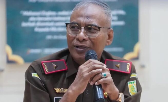 Wakajati Aceh Muhibuddin SH MH jadi narasumber dalam kegiatan orientasi pegawai baru, FGD pengelolaan barang dan jasa, serta kuliah umum di RSUDZA Banda Aceh, Senin (30/6). (Foto: For Infoaceh.net)