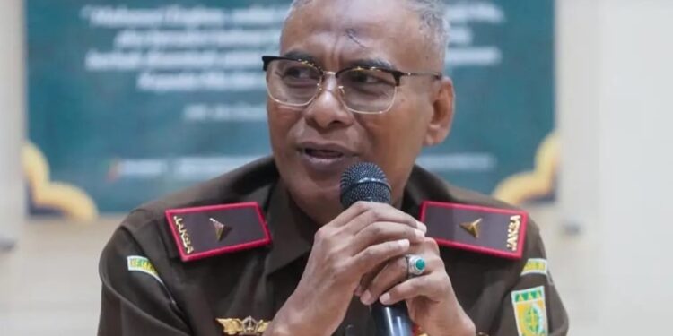 Wakajati Aceh Muhibuddin SH MH jadi narasumber dalam kegiatan orientasi pegawai baru, FGD pengelolaan barang dan jasa, serta kuliah umum di RSUDZA Banda Aceh, Senin (30/6). (Foto: For Infoaceh.net)