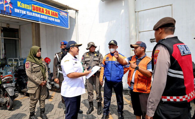 Wali Kota Surabaya Ultimatum Usaha Tak Sediakan Jukir Resmi: