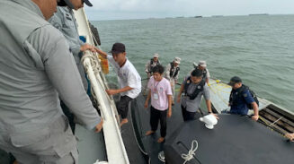 Bakamla Jemput 3 Orang ABK KM. Tembisan Agensi yang Ditangkap Otoritas Malaysia