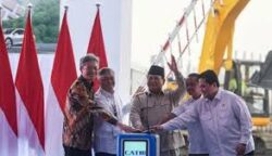 Prabowo ‘Sikat’ Menteri Lambat di Karawang: Tinggalin Saja