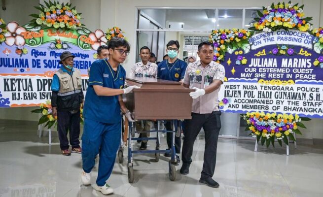 Hasil autopsi pendaki asal Brasil, Juliana Marins, menunjukkan bahwa ia meninggal karena mengalami luka akibat benturan keras saat jatuh di Gunung Rinjani, Lombok, Nusa Tenggara Barat.