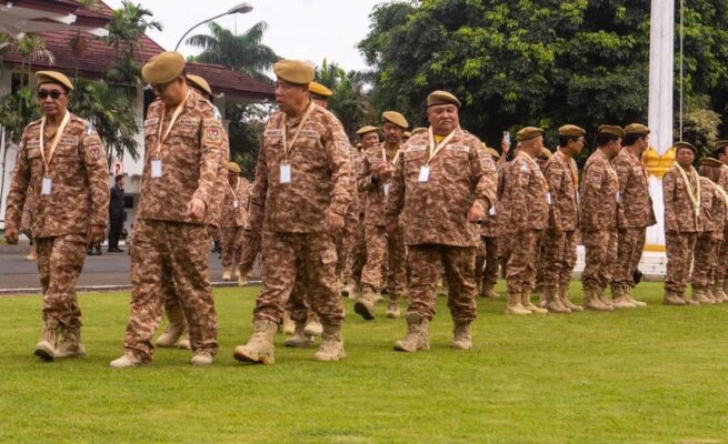 Wakil Menteri Dalam Negeri Bima Arya melaporkan total 84 kepala daerah mengikuti retret di kampus IPDN, Jatinangor, Jawa Barat. Ia juga menyebutkan ada dua kepala daerah yang absen dalam retret gelombang kedua ini.