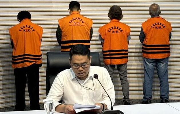 Empat terdakwa kasus korupsi terkait pengadaan lahan di Rorotan, Jakarta Utara, divonis dengan pidana empat hingga enam tahun penjara. Para terdakwa dinilai terbukti merugikan keuangan negara sejumlah Rp93,86 miliar.
