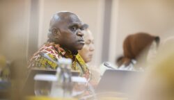 Natalius Pigai: Dua Distrik Kosong, 60 Ribu Warga Papua Tengah Mengungsi Akibat Konflik Bersenjata