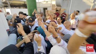 Secangkir Kopi dan Keluh Kesah Jemaah Haji Asal Indonesia