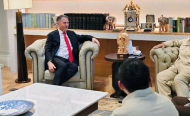 Presiden RI Prabowo Subianto langsung menerima kunjungan Wakil Perdana Menteri sekaligus Menteri Pertahanan Australia, Richard Marles, setibanya di Jakarta usai melakukan kunjungan kerja ke Kabupaten Bengkayang, Kalimantan Barat, Kamis (5/6/2025).