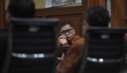 Hasto Bawa-bawa 'Negeri Konoha' di Sidang, Kuasa Hukum Cecar Ahli KPK soal BAP dan Saksi Penyidik