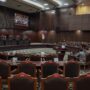 Mahkamah Konstitusi (MK) menyatakan bahwa penyelenggaraan pemilu nasional dan pemilu daerah yang digelar terlalu berdekatan dapat menyebabkan kejenuhan pemilih.