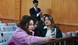 Warga Surabaya Mengaku Ditipu Lisa Mariana Jual Piyama