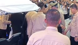 Prabowo Tegur dan Dorong Paspampres Gegara Hempaskan Tangan Jenderal Asing