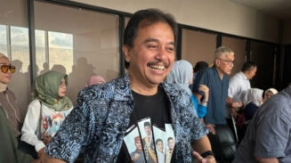 Publik Lebih Percaya Roy Suryo Cs Ketimbang Jokowi di Kasus Ijazah