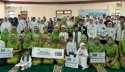Sebanyak 200 anak yatim menerima santunan dari Pimpinan Pusat (PP) Muslimat NU dalam rangka memperingati Hari Sosial Muslimat NU yang jatuh setiap 10 Muharram.