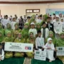 Sebanyak 200 anak yatim menerima santunan dari Pimpinan Pusat (PP) Muslimat NU dalam rangka memperingati Hari Sosial Muslimat NU yang jatuh setiap 10 Muharram.