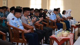 Dalam suasana khidmat dan penuh kebersamaan, Polda Daerah Istimewa Yogyakarta (DIY) menggelar doa lintas agama dalam rangka peringatan Hari Bhayangkara ke-79 di Gedung Anton Soedjarwo, Senin (30/6/2025). Foto: Ist