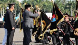 Presiden Republik Indonesia Prabowo Subianto mengimbau seluruh anggota Polri agar profesional, bersih, dan berdiri di barisan rakyat dalam menjalankan tugasnya