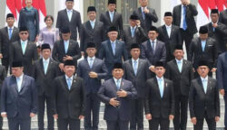 Bulan Madu Politik Sudah Cukup, Reshuffle Mendesak?