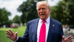 Presiden Amerika Serikat Donald Trump mengumumkan bahwa pihaknya telah mencapai kesepakatan dagang awal dengan Indonesia, yang menghasilkan penurunan tarif dari 32 persen menjadi 19 persen.