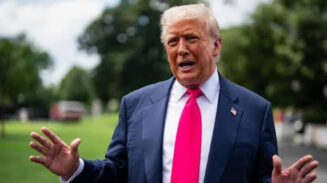 Presiden Amerika Serikat Donald Trump mengumumkan bahwa pihaknya telah mencapai kesepakatan dagang awal dengan Indonesia, yang menghasilkan penurunan tarif dari 32 persen menjadi 19 persen.