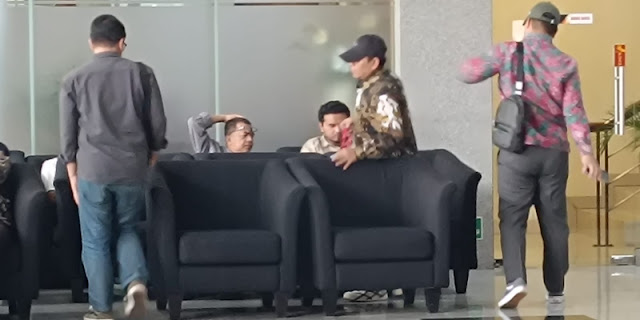 Mantan staf khusus Menteri Ketenagakerjaan Hanif Dhakiri dan Ida Fauziyah kembali dipanggil tim penyidik KPK dalam kasus dugaan pemerasan pengurusan TKA.