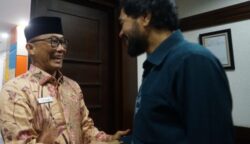 Gubernur Aceh Muzakir Manaf melakukan pertemuan dengan Kepala BKN Prof Dr Zudan Arif Fakrulloh, di Kantor BKN RI, Kamis (3/7). (Foto: Ist)