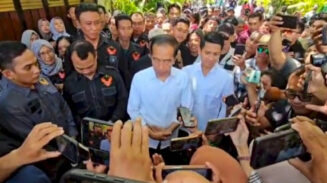 Jokowi Harus Minta Maaf dan Tarik Mundur Gibran
