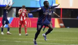 Pemain PSG, Ousmane Dembele rayakan gol ke gawang Bayern Munich