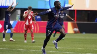 Pemain PSG, Ousmane Dembele rayakan gol ke gawang Bayern Munich