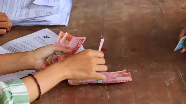Gila... Setengah Juta Lebih Penerima Bansos Pakai Duitnya untuk Judi Online