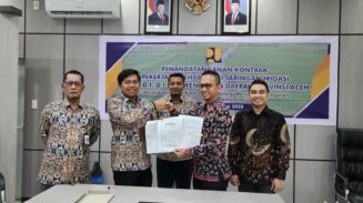 Penandatanganan kontrak proyek rehabilitasi jaringan irigasi di Provinsi Aceh dan Riau oleh PT Hutama Karya. (Foto: Ist)