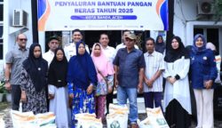 Pemko Banda Aceh menyalurkan bantuan pangan beras program nasional untuk warga Kota Banda Aceh periode Juni-Juli 2025. (Foto: Ist)