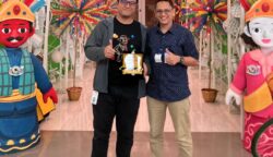 Dr. Kahlil, melaksanakan kunjungan kerja ke kantor Google Indonesia di Pacific Century Place Tower. (Foto: Humas USK)