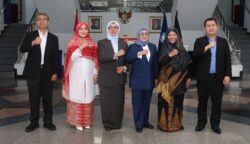 Dr. Rosaria Indah, M.Sc., Ph.D dilantik sebagai Dekan Fakultas Kedokteran dan Ilmu Kesehatan (FKIK) Universitas Bengkulu (Unib) untuk periode 2025–2029. (Foto: Humas USK).