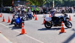 Atraksi yang ditampilkan dalam rangka Hari Bhayangkara ke-79 di Lapangan Blang Padang Banda Aceh, Selasa (1/7). (Foto: Ist)