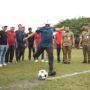 Wakil Gubernur Aceh, Fadhlullah, membuka Turnamen Sepak Bola Piala Wakil Gubernur Aceh 2025 di Lapangan Mutiara, Beureunuen, Pidie, Rabu (2/7). (Foto: Ist)