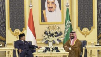 Presiden RI Prabowo Subianto dan Putra Mahkota Arab Saudi Mohammed bin Salman (MBS)