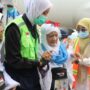 Jamaah haji asal Aceh yang tergabung dalam Kloter 06 kembali mendarat di Bandara Internasional Sultan Iskandar Muda Blang Bintang, Aceh Besar, Kamis pagi, 3 Juli 2025. (Foto: Ist)