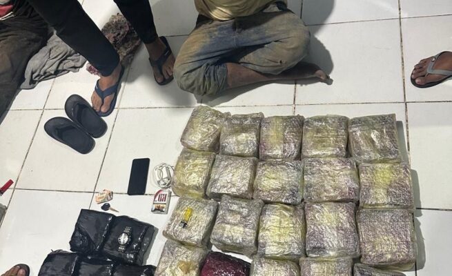 Pelaku yang merupakan kurir 45 sabu ditangkap di Aceh Timur. (Foto: Ist)