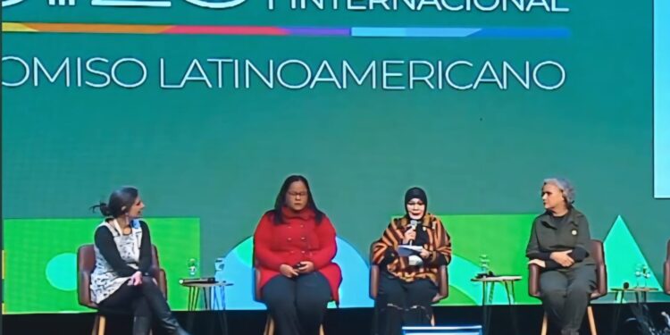 Wali Kota Banda Aceh Illiza Sa’aduddin Djamal menjadi salah satu pembicara pada Konferensi Iklim Internasional di Cordoba, Argentina. (Foto: Ist)