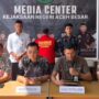 Kejari Aceh Besar mengeksekusi Muslim (54), mantan pejabat Pemkab Aceh Besar, yang terbukti korupsi pengelolaan retribusi pasar. Eksekusi dilakukan Jum'at, 4 Juli 2025 di Lapas Kelas IIA Banda Aceh, kawasan Lambaro. (Foto: Dok. Kejari Aceh Besar)