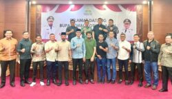 Gubernur Aceh Muzakir Manaf mengajak seluruh kepala daerah di Aceh kompak memperjuangkan perpanjangan Dana Otsus dan pelaksanaan menyeluruh UUPA. (Foto: Ist)