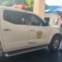 Petugas Bea Cukai Aceh sedang berlatih menggunakan Handheld X Ray yang mampu menembus berbagai material untuk mencegah barang terlarang. (Foto: Ist)