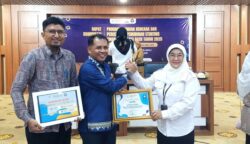 Pemkab Aceh Selatan melalui Wakil Bupati Baital Mukadis menerima secara simbolis Alokasi Dana DAK Fisik dan Non Fisik BOKB TA 2025, Senin (14/7). (Foto: Ist)