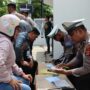 Polresta Banda Aceh hari melaksanakan razia Operasi Patuh Seulawah 2025 yang dipusatkan di Jalan Teuku Umar, tepatnya depan Gedung Taman Budaya Aceh, Selasa (15/7). Sebanyak 30 pengendara ditilang karena pelanggaran lalu lintas. (Foto: Ist)